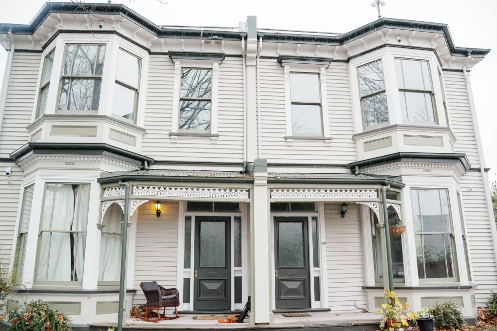 98 Chester Street East