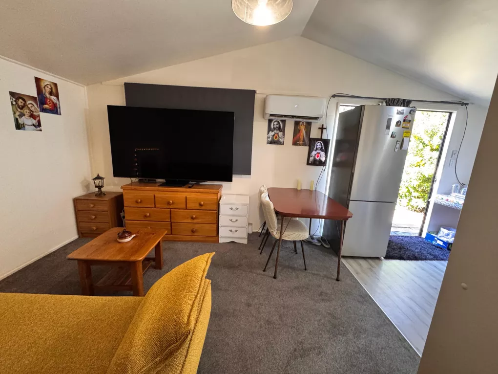 3 Russley Road