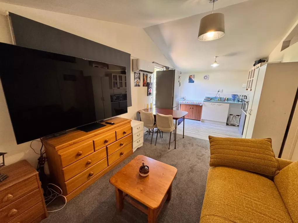 3 Russley Road