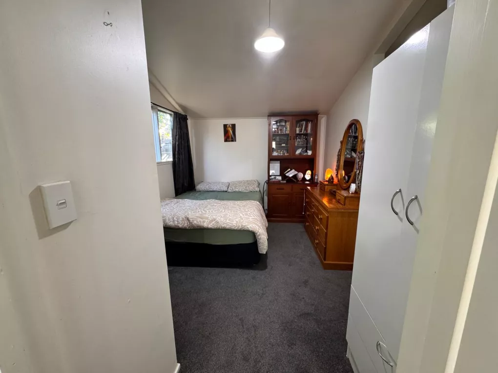 3 Russley Road